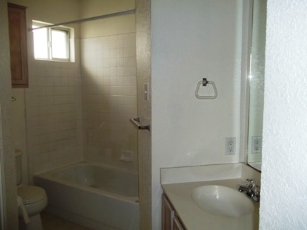 Foto del edificio - 2205 Garrett Dr