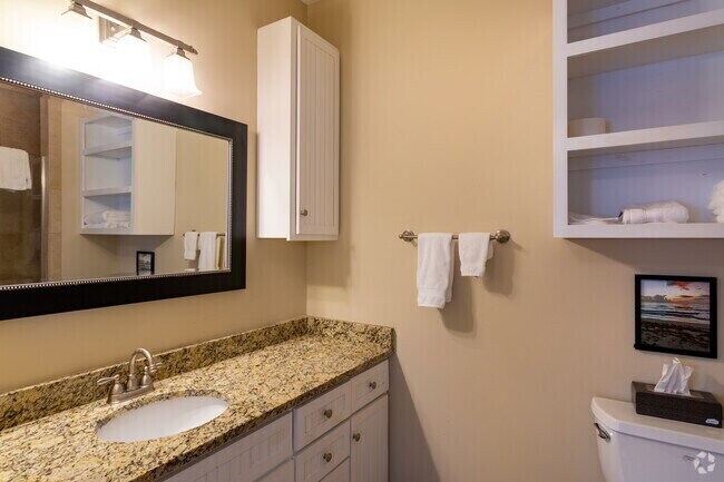 Foto del edificio - 3 bed/3 bath Luxury Townhouse Walking Distance to FSU Campus! Available Fall 2026!