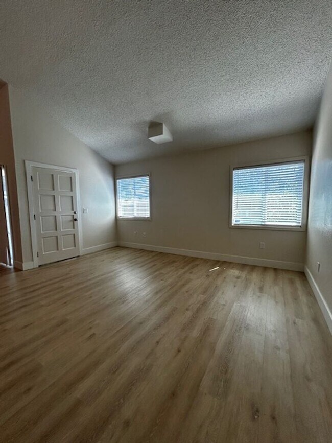 Building Photo - Kenton Court