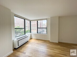 Building Photo - W 87th St