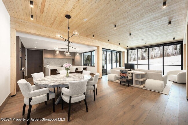 Foto del edificio - 180 Wood Rd