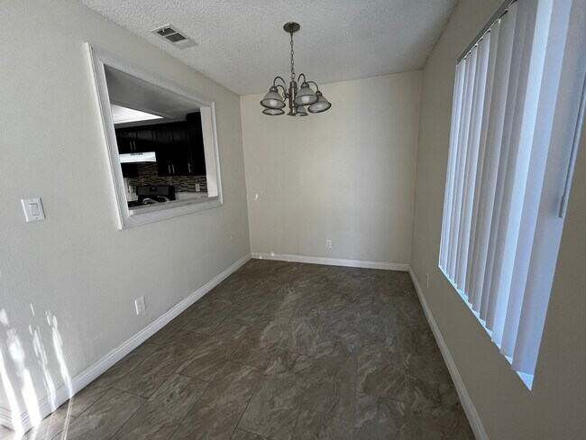 Dinning room - 1003 W 9th St