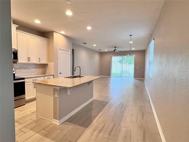 Foto del edificio - 1449 Paget Cove