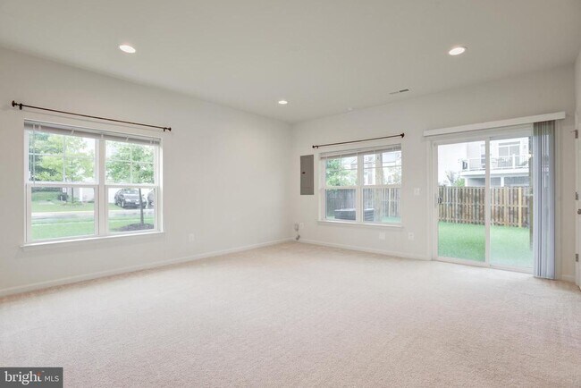 Building Photo - 114 Jitterbug Wy