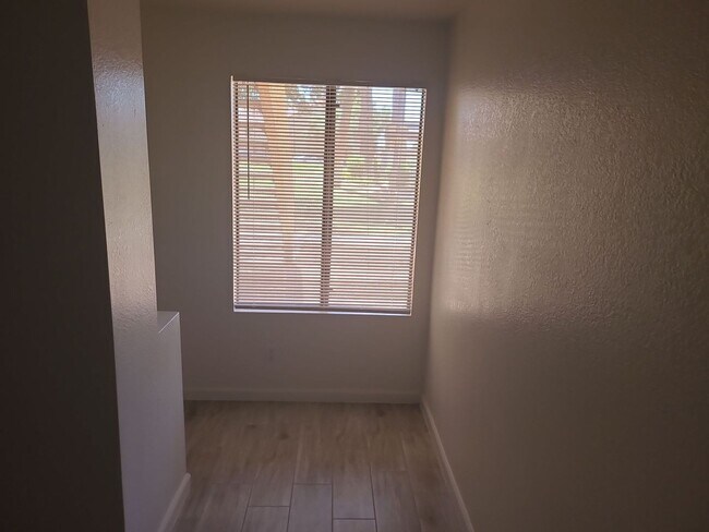 Building Photo - Close to Arizona Mills Mall