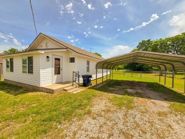 Foto del edificio - 3 Bedroom 1 Bath Home in Shawnee!