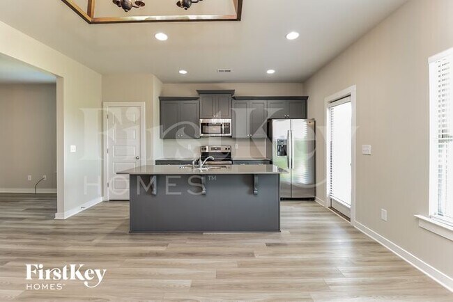Building Photo - 310 Ridgeview Cir