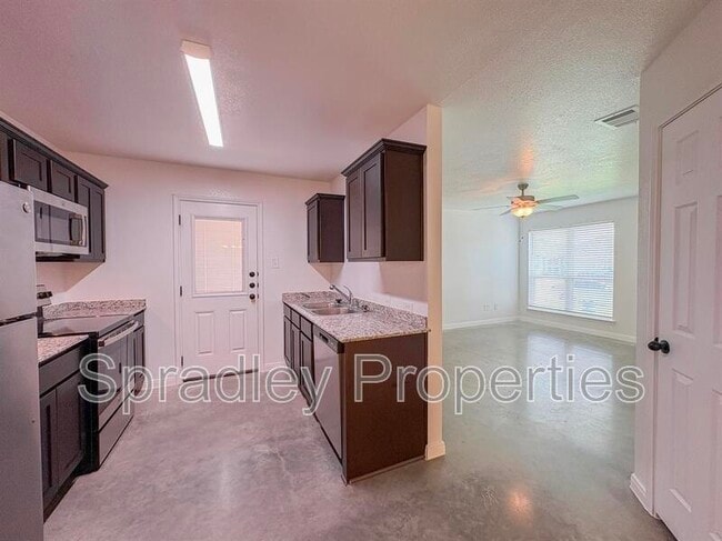 Building Photo - 9118 Winding Ct