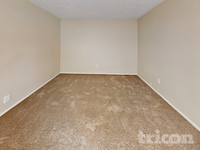 Building Photo - 11010 Maple Rock Dr
