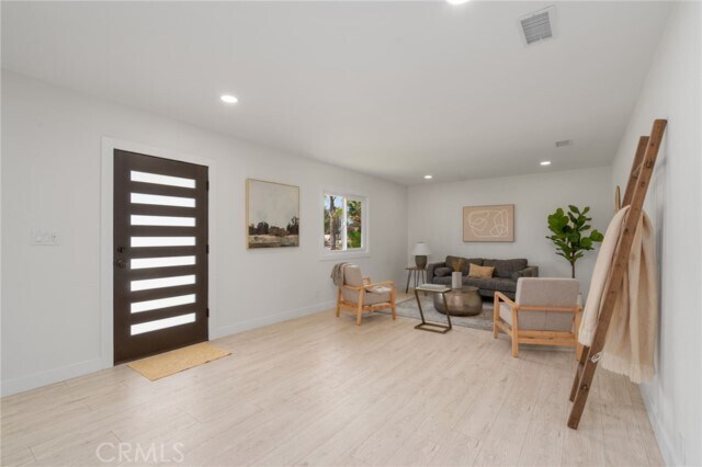 Foto del edificio - 1142 Indian Hill Blvd