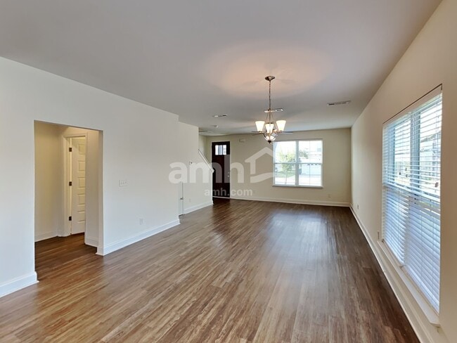 Building Photo - 5107 Sunset Ridge Ln