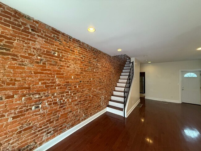 Foto del edificio - Single Family Home in Brewerytown