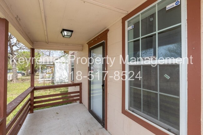 Building Photo - 1607 N Lewis Pl