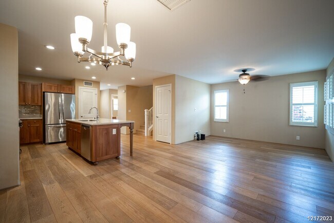 Foto del edificio - $4,800 / 4br - 1992ft2 - 4 BED 3 BATH HOME...