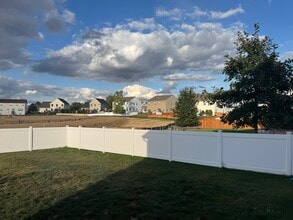 Building Photo - 1309 S Wind Dr