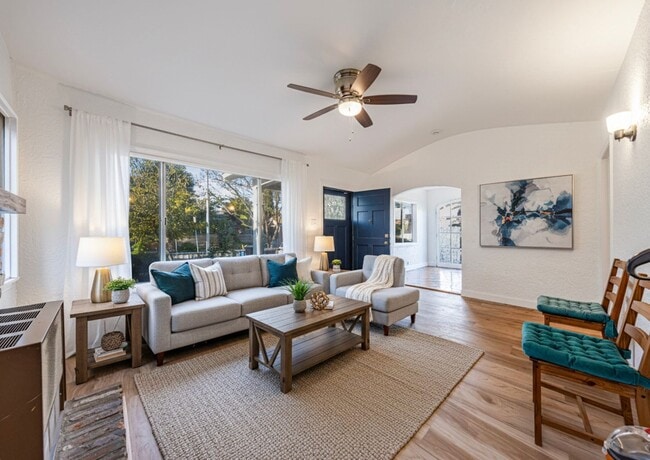 Building Photo - 3 Bedroom Home with Outdoor Space in Frogtown!