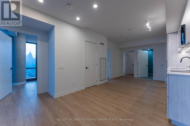 Photo du bâtiment - 35 Parliament St