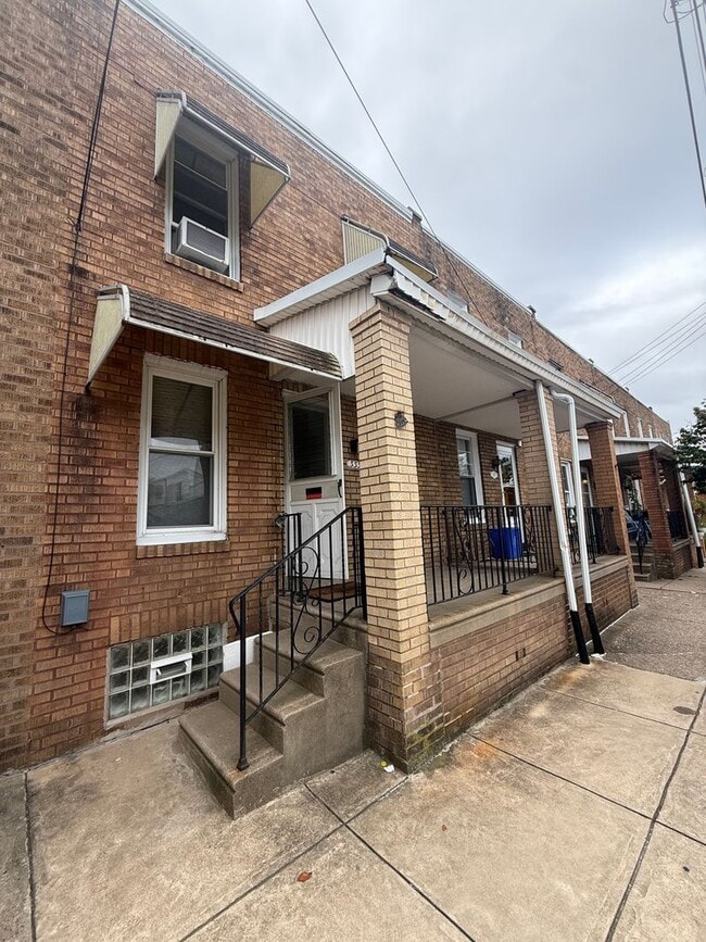 Building Photo - 3399 Mercer St