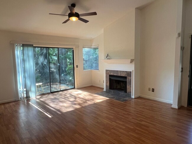 Building Photo - Wonderful One-Level, First Floor Marsh Sid...