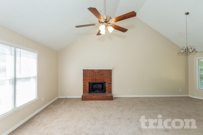 Foto del edificio - 1320 Timber Walk Dr