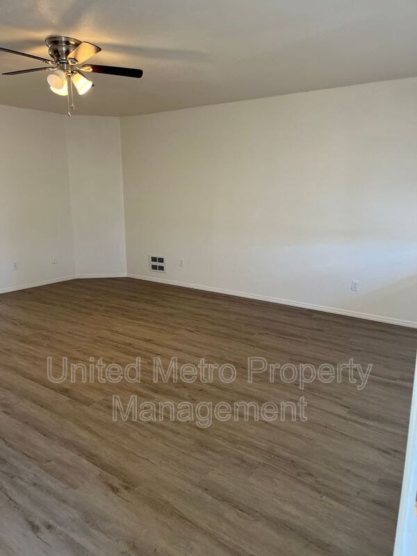 Building Photo - 4247 N Kachina Way