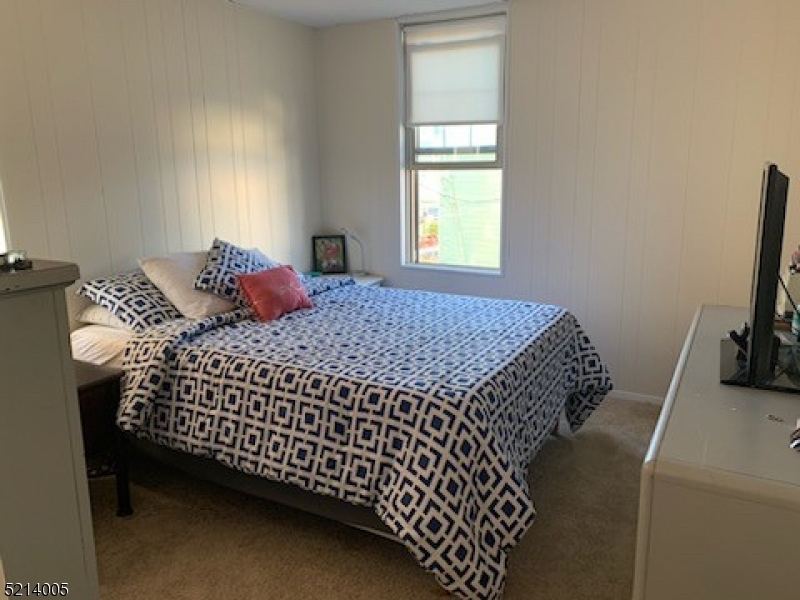 Foto principal - 482 Delavan Ave