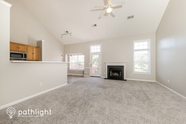 Foto del edificio - 4607 Camden Ridge Drive, Greensboro, NC, 2...