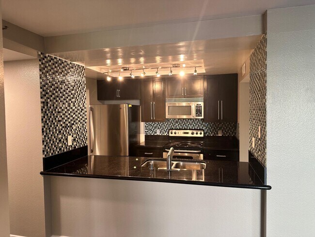 Foto del edificio - 600 W 9th St