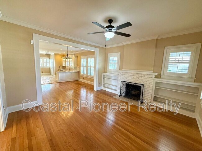 Building Photo - 5406 N Suwanee Ave