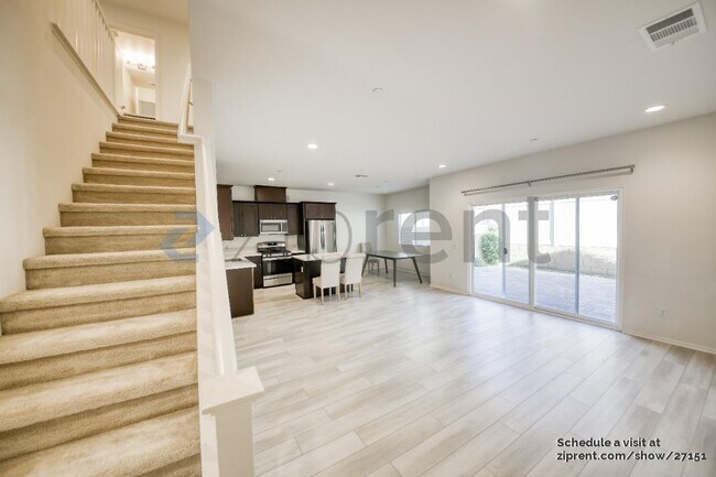 Building Photo - 4415 Lilac Cir