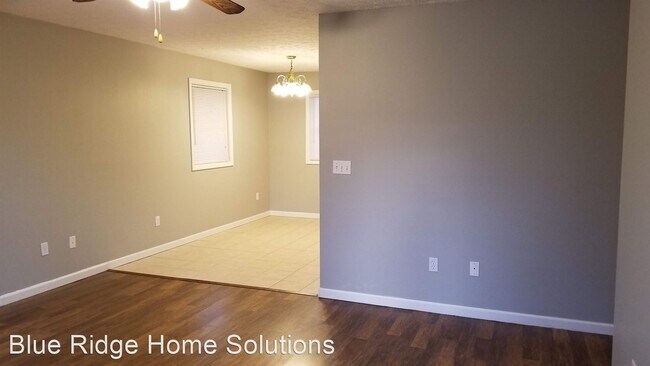Building Photo - 4 br, 1.5 bath House - 426 Hilltop Drive