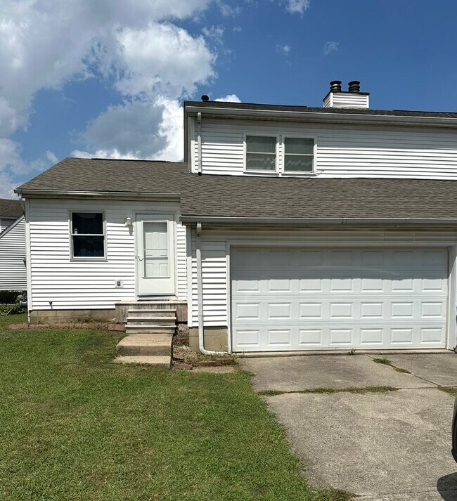 Building Photo - 3260-3262-3262 Cairngorm Dr