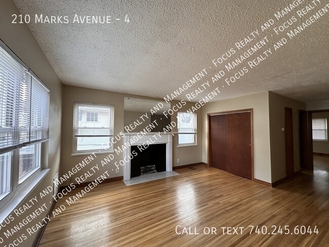 Building Photo - 210 Marks Ave