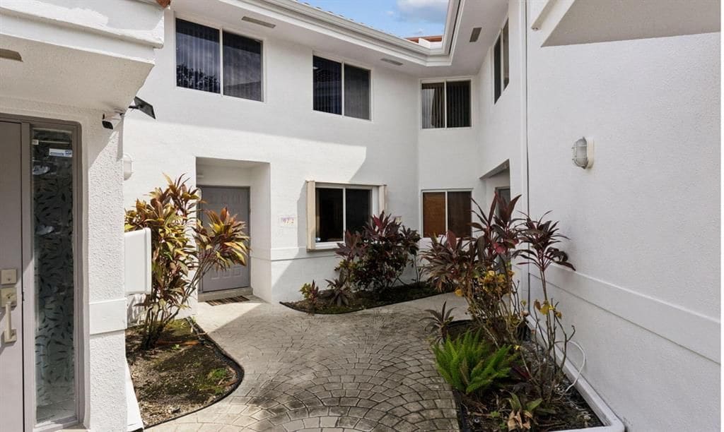 Foto principal - 992 NW 93rd Ave