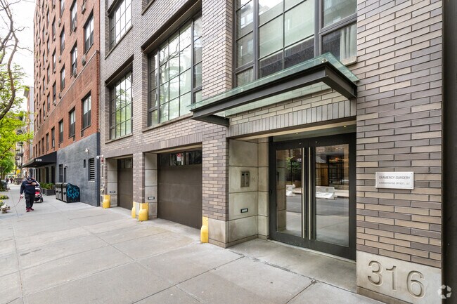 Entrance - 316-318 E 22nd St