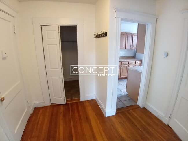 Building Photo - 5 Barrows St