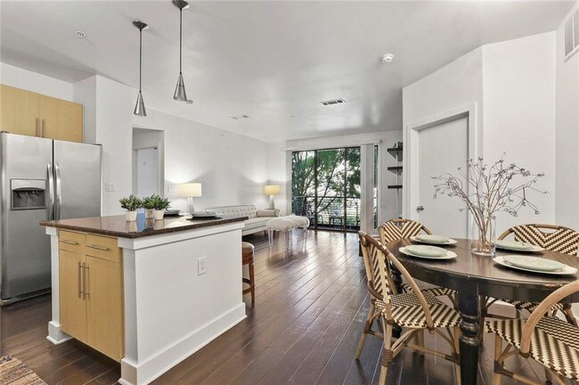 Foto del edificio - 4605 Cedar Springs Rd