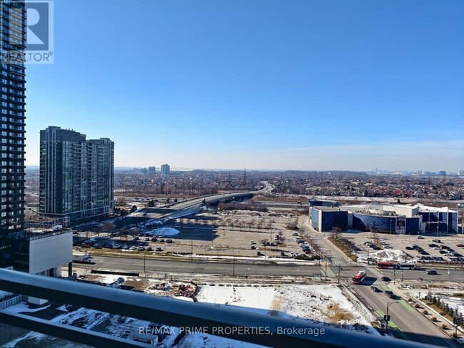 Building Photo - 360 Square One Dr