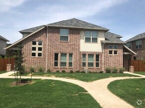 Building Photo - 2303 N Elm St