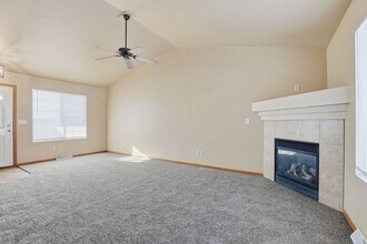 Building Photo - 912 Hartzheim Dr