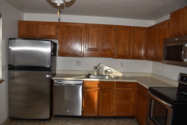 Foto del edificio - 3 br, 2 bath House - 180 W. Sycamore Ln.