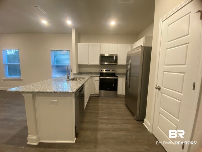 Building Photo - 6685 Spaniel Dr