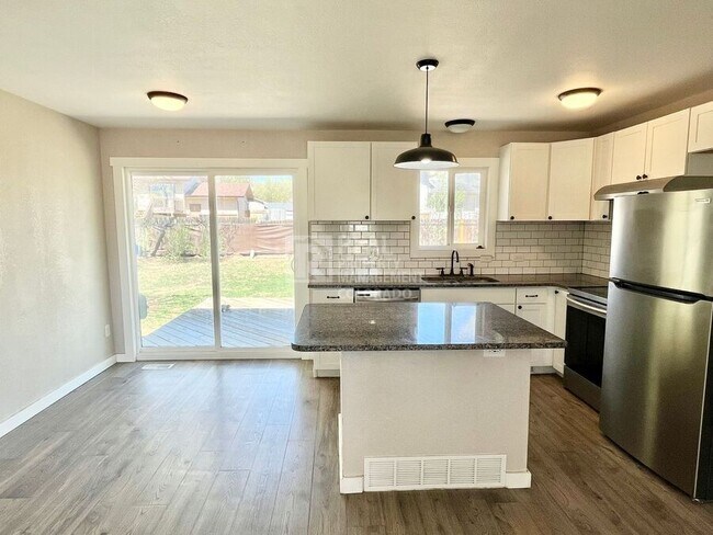 Foto del edificio - 7402 Treasure Trail Cir