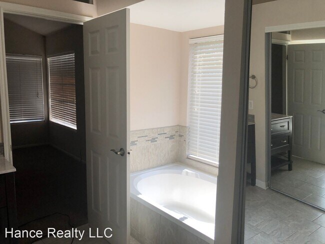 Foto del edificio - 5 br, 3 bath House - 8223-Cooks Pt