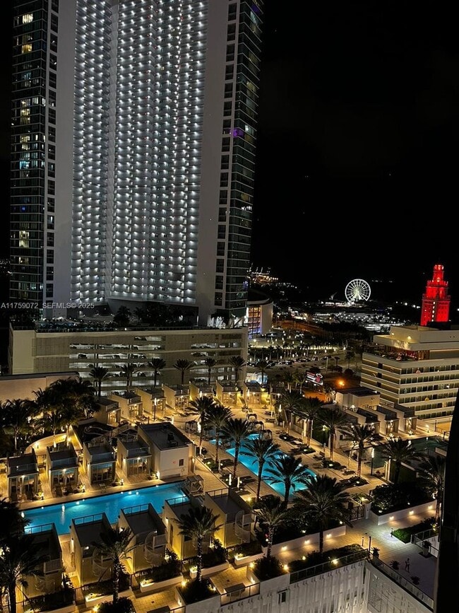 Building Photo - 851 NE 1st Ave