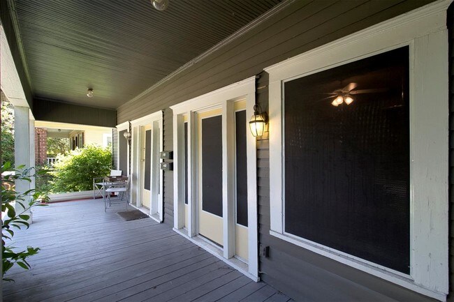 Foto del edificio - 303 Northwood St