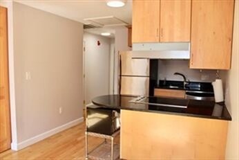 Building Photo - 56 Beach St