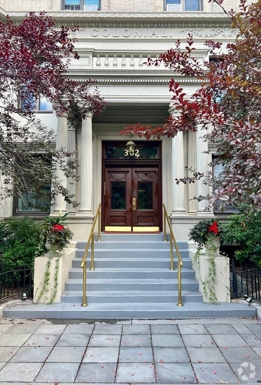 Building Photo - 382 Commonwealth Ave