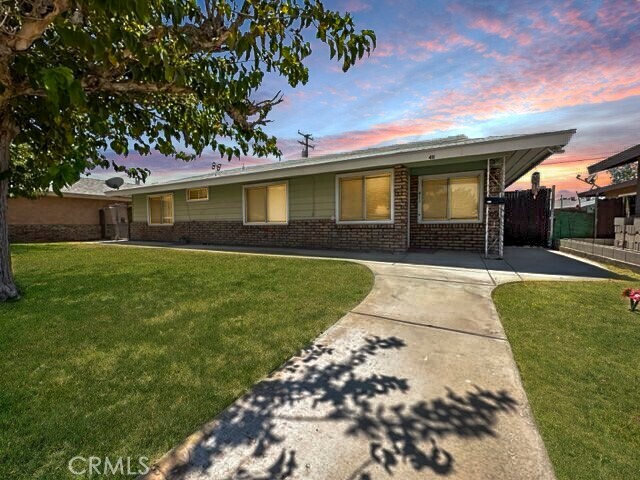 Primary Photo - 411 N Sola Ave