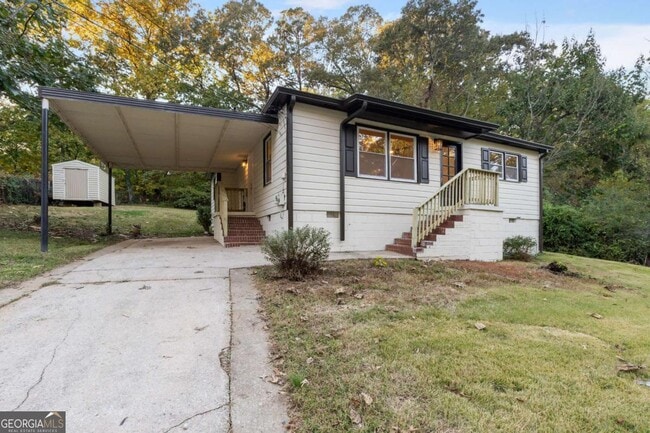 Building Photo - 6048 Blackhawk Trail SE